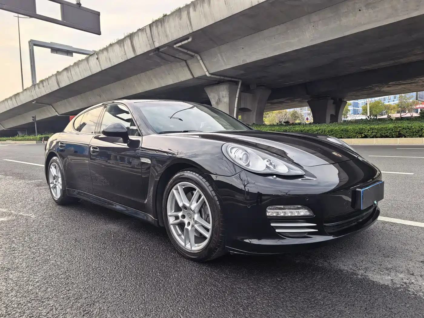 Porsche Panamera 2010 Panamera 4 3.6L фото 3