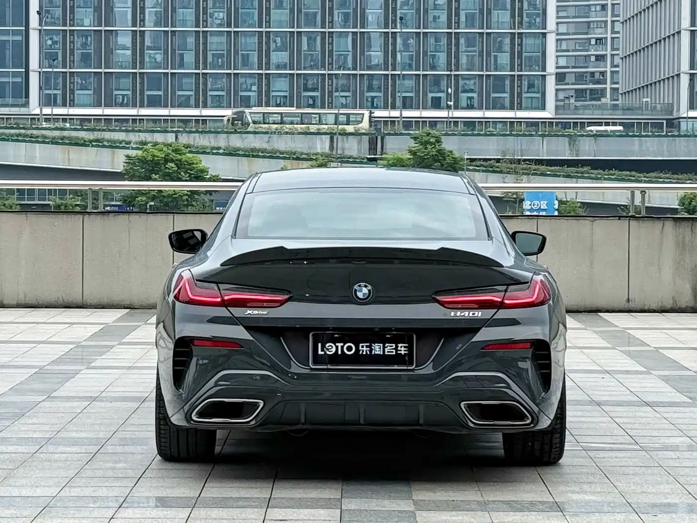 Фото 3 - BMW 8 Series