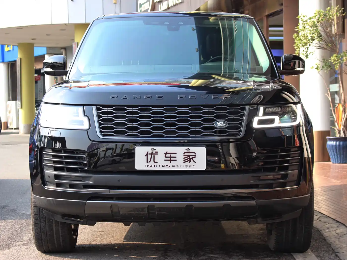 Land Rover Range Rover 2019 3.0 SC V6 Golden Age Edition фото 2