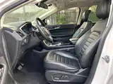Photo 12 - Ford Edge