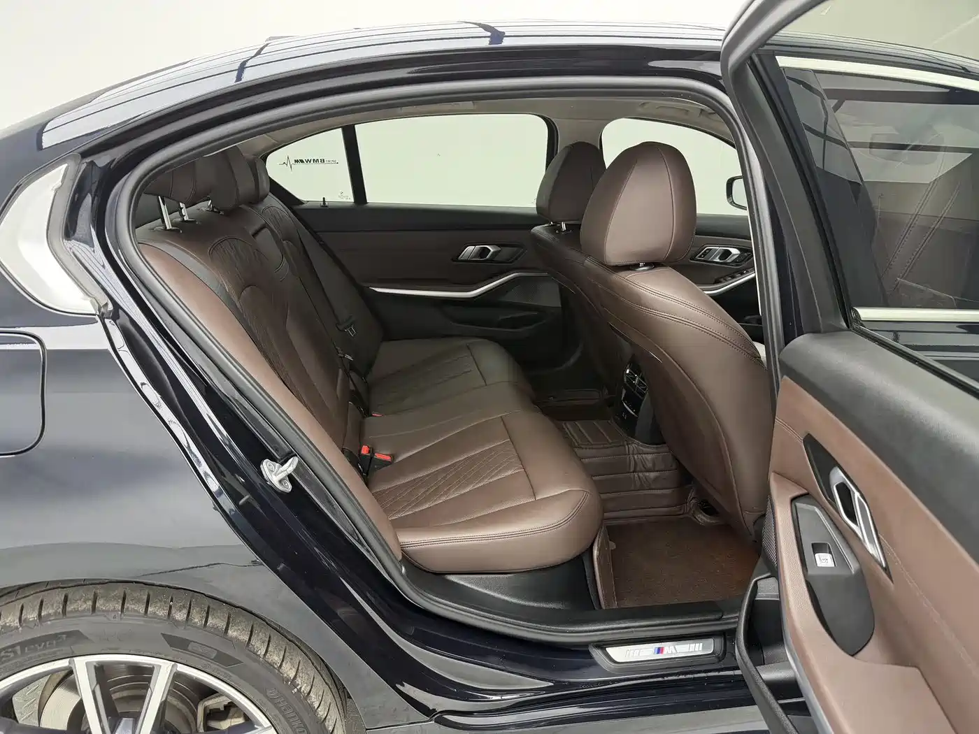 BMW 3 Series 2023 320Li M Sport Package фото 10