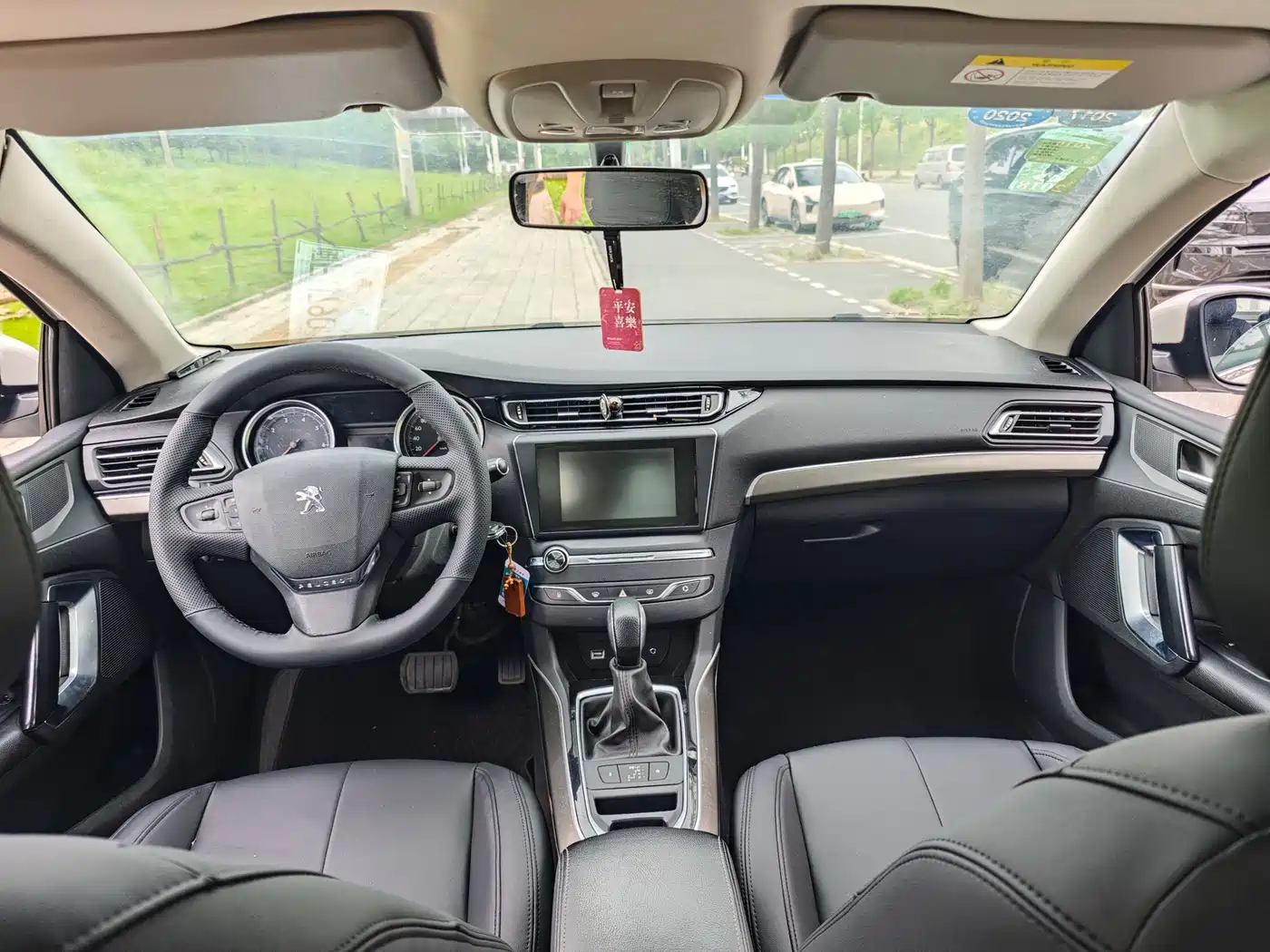 Peugeot 408 2014 1.8L Automatic Luxury Edition фото 4