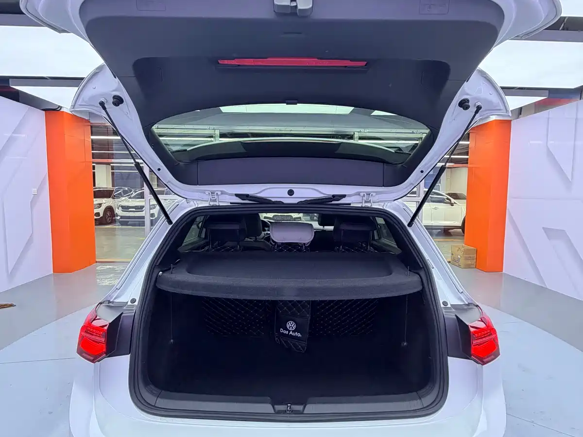 Volkswagen Golf 2023 Model 280TSI DSG R-Line фото 11