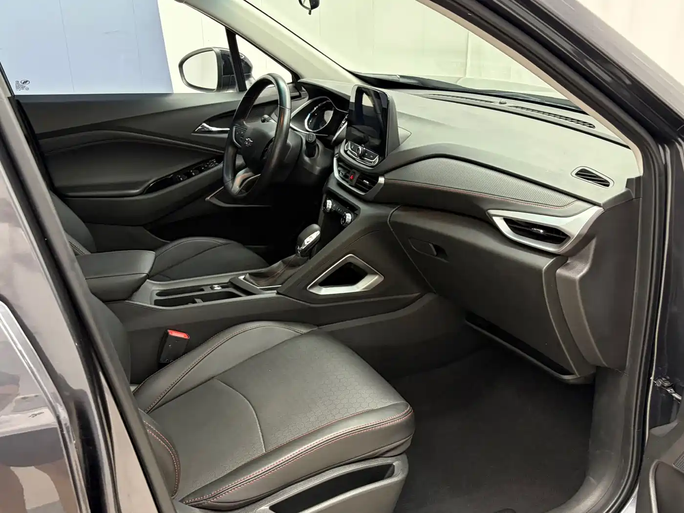 Chevrolet Volando 2023 2020 Mild Hybrid Redline 530T Automatic Premium Edition (5+2 seater)