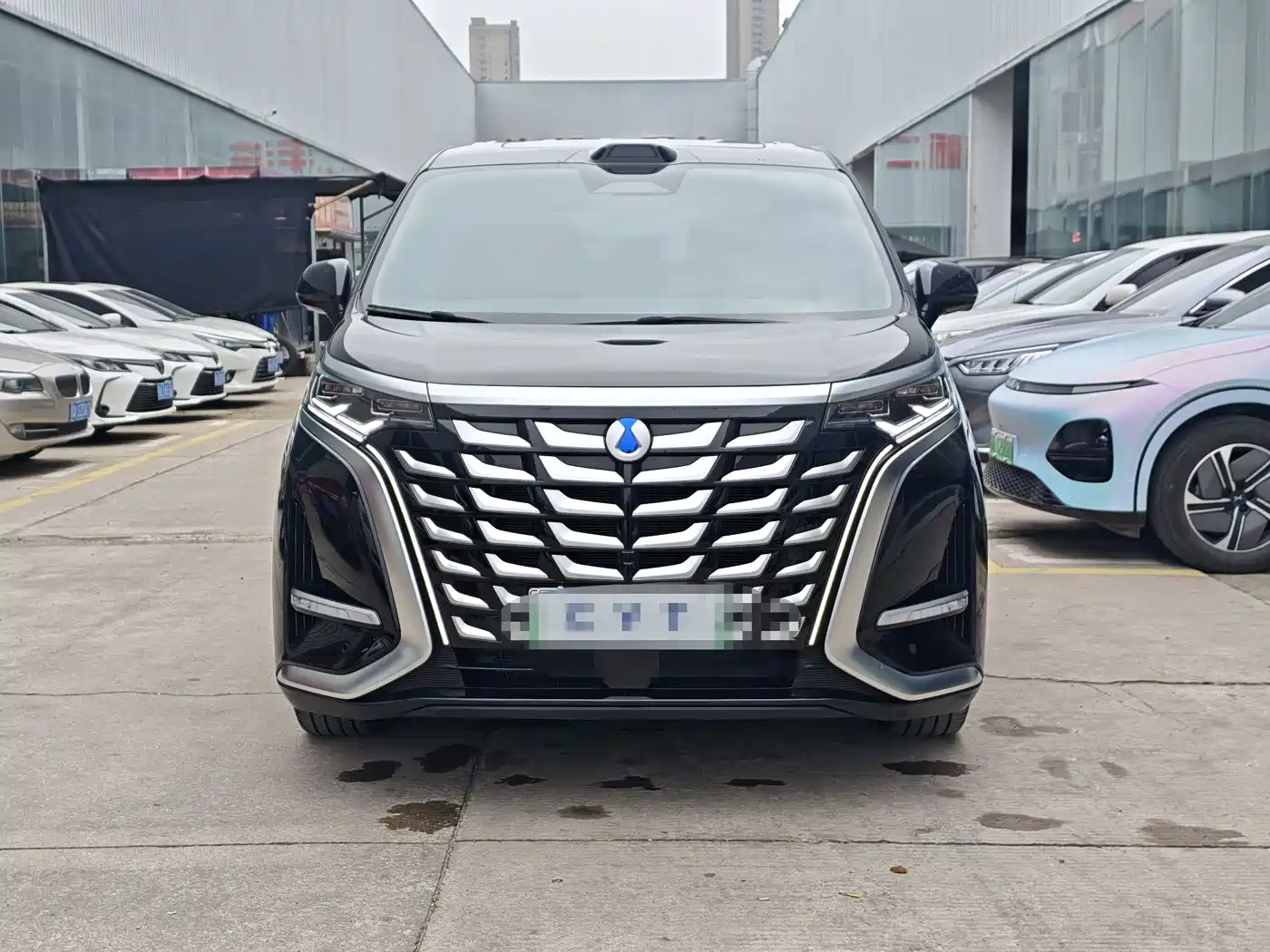 Denza D9 2025 DM-i Smart Drive Edition 1020 AWD Prestige фото 2