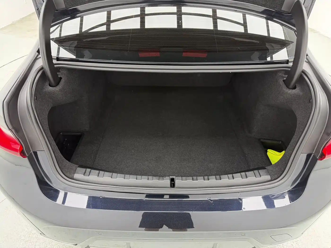 BMW 3 Series 2023 320Li M Sport Package фото 16