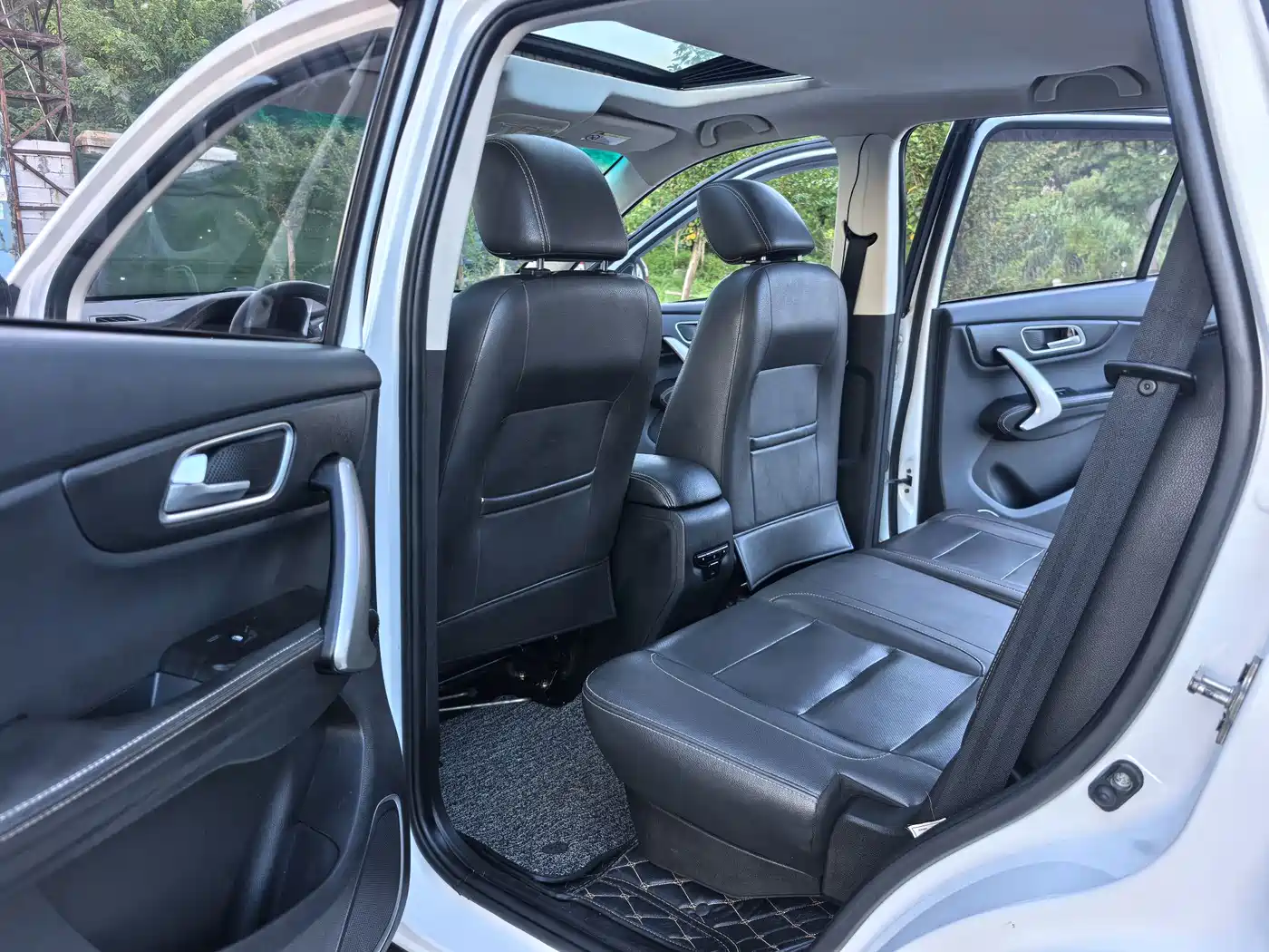SWM Motor SWM X7 2017 2016 1.5T Manual Luxury 7-Seater