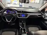 Фото 12 - Geely Vision