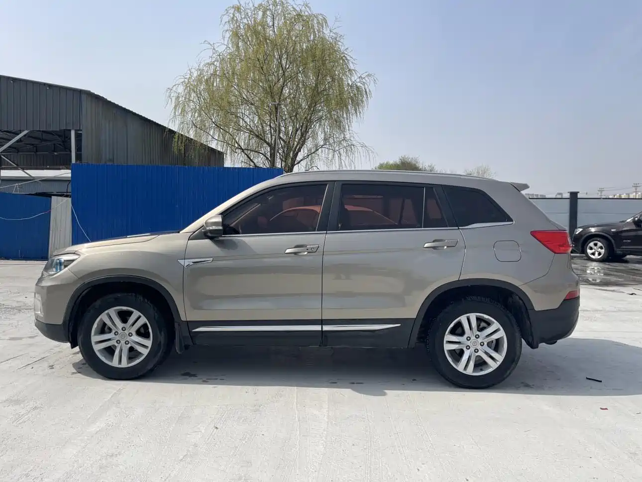 CHANGAN CS75