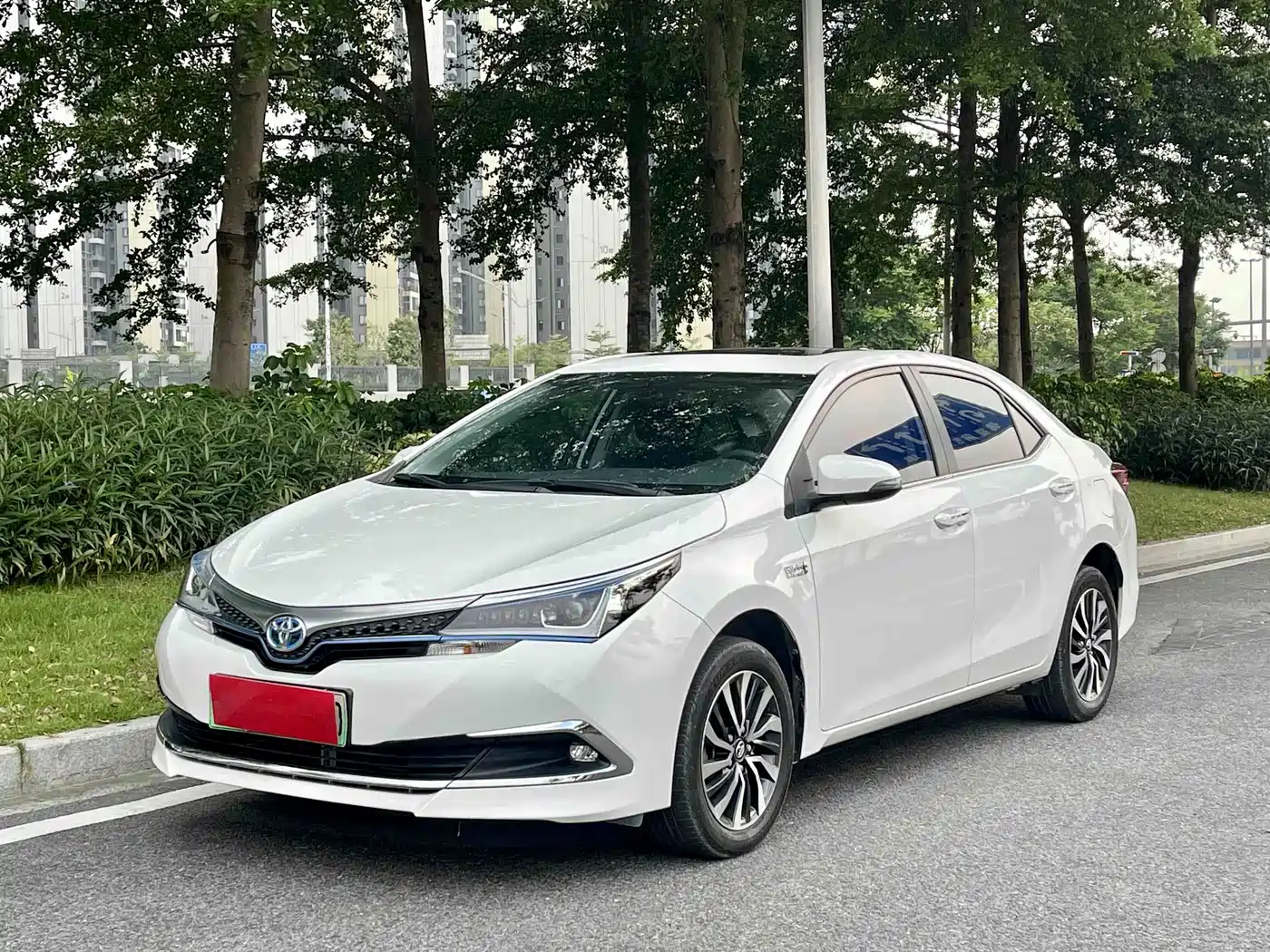 Toyota Corolla Twin Engine E+ 2022 2019 1.8L E-CVT Leading Edition