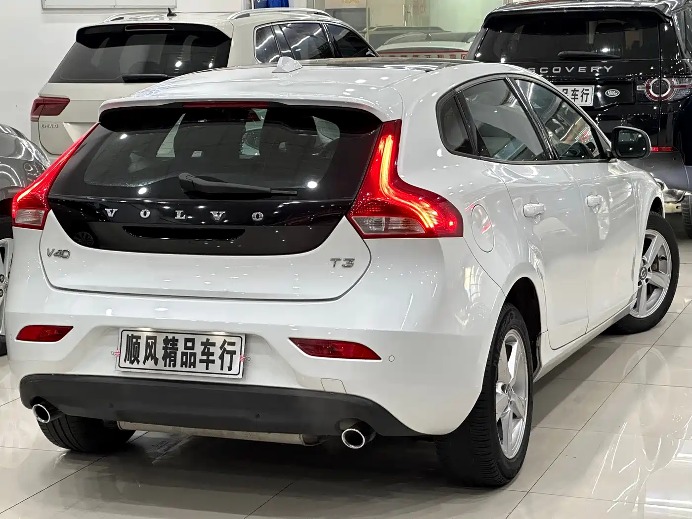 Фото 3 - Volvo V40