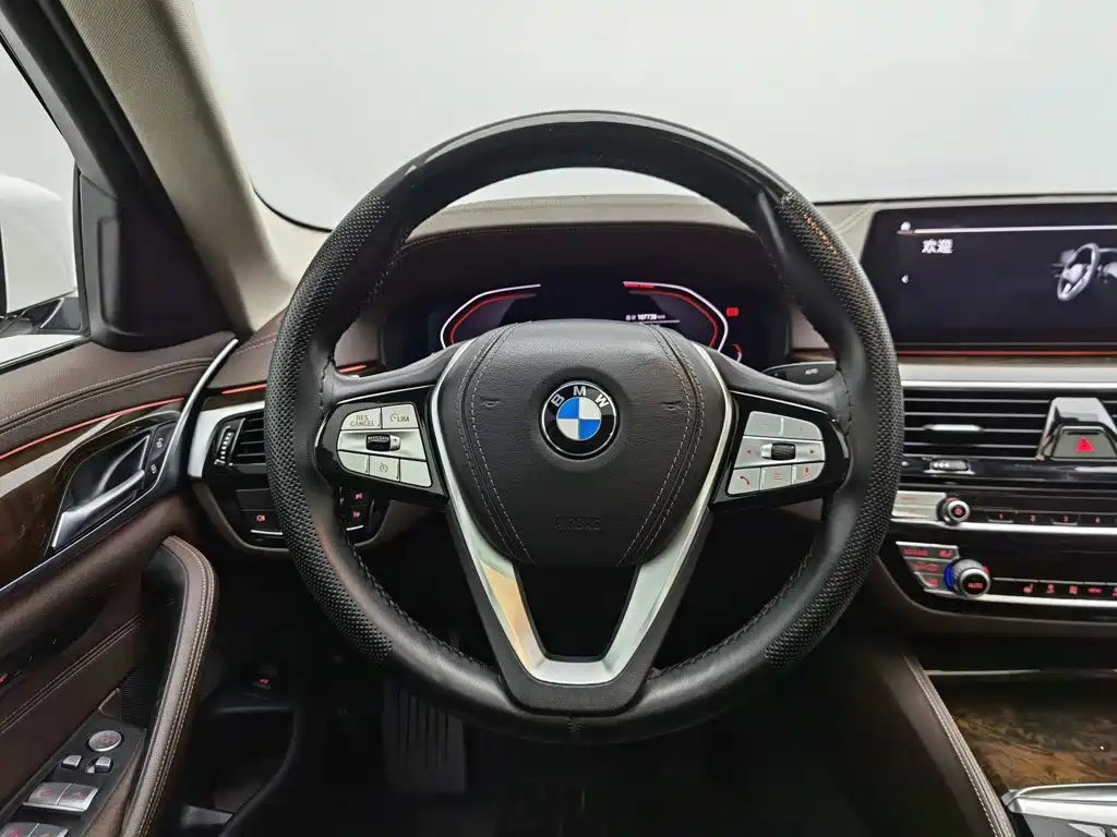 Фото 11 - BMW 5 Series