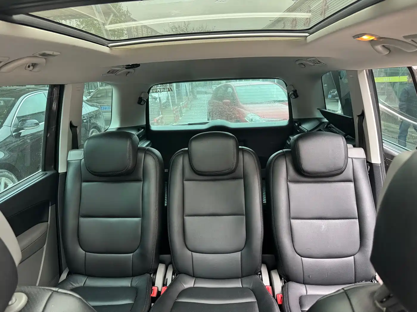 Volkswagen Sharan 2016 380TSI Comfort 7-seater фото 10