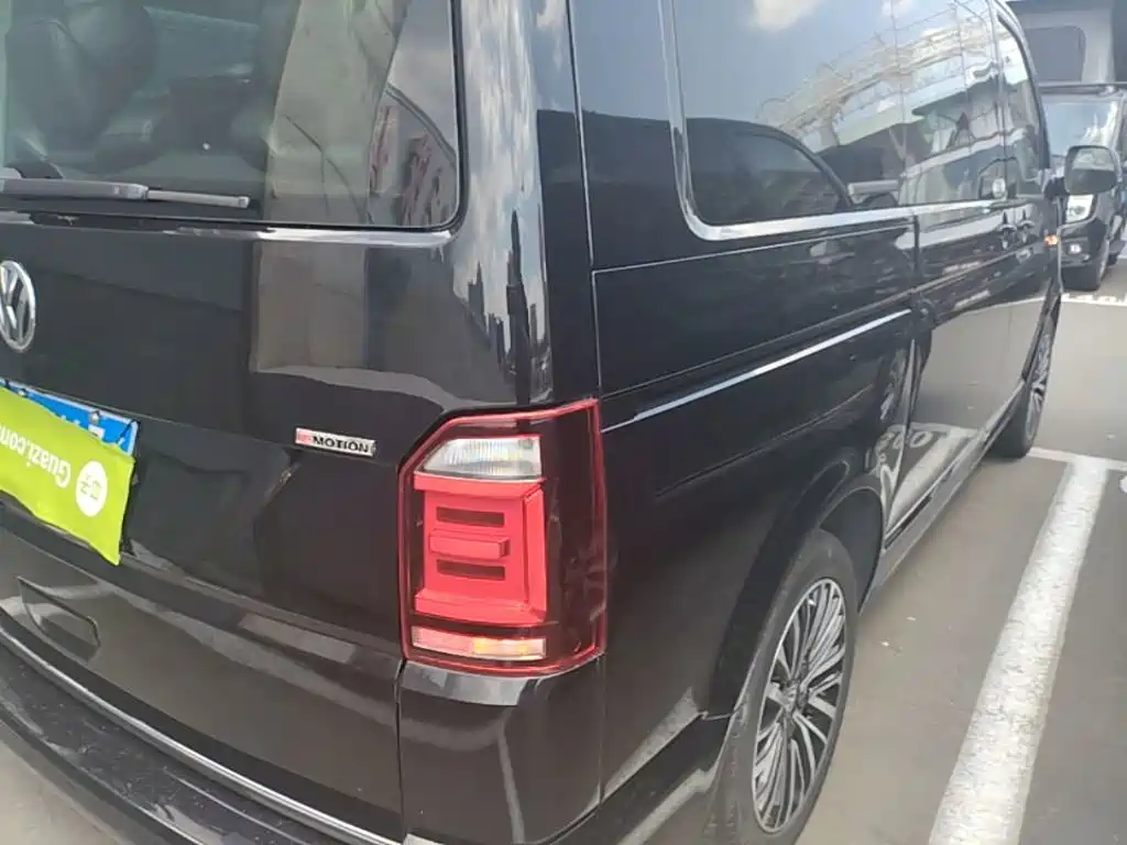 Volkswagen Multivan 2018 2018 2.0TSI 4WD Premium Edition 7-Seater