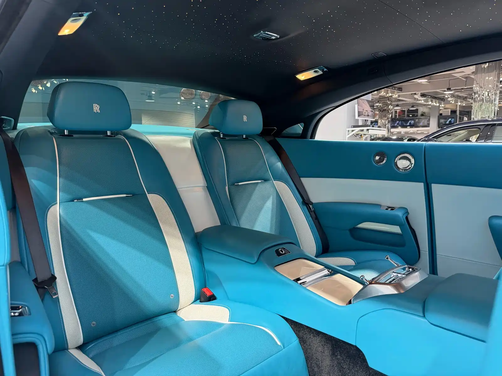 Фото 12 - Rolls-Royce Wraith