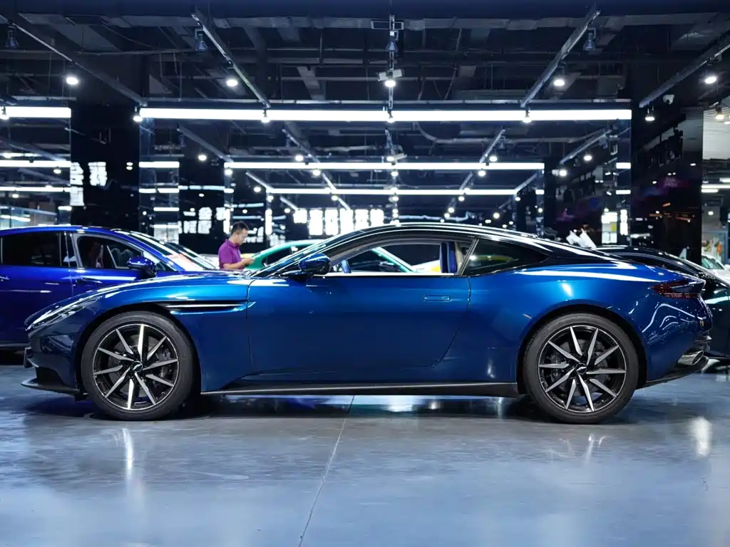Aston Martin DB11 2022 2022 4.0T V8 Coupe
