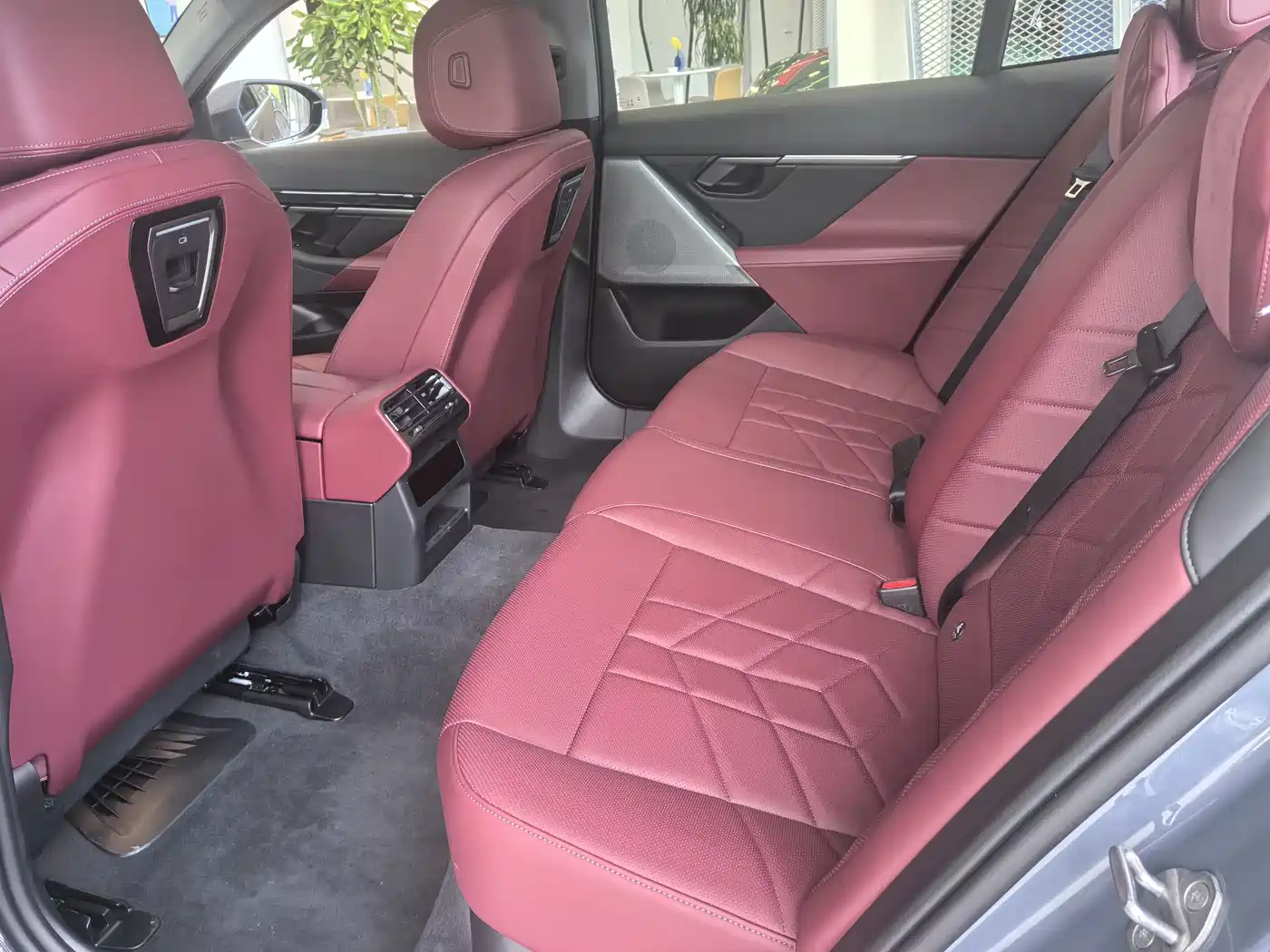 BMW i5 2024 eDrive 35L M Sport Package фото 9