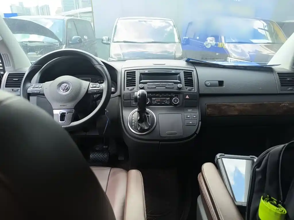 Volkswagen Multivan 2015 2012 2.0TSI 2WD Luxury Edition