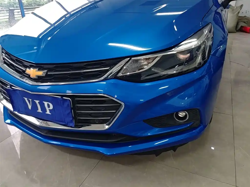 Chevrolet Cruze 2017 1.4T Hatchback DCT Leading Edge Edition фото 24