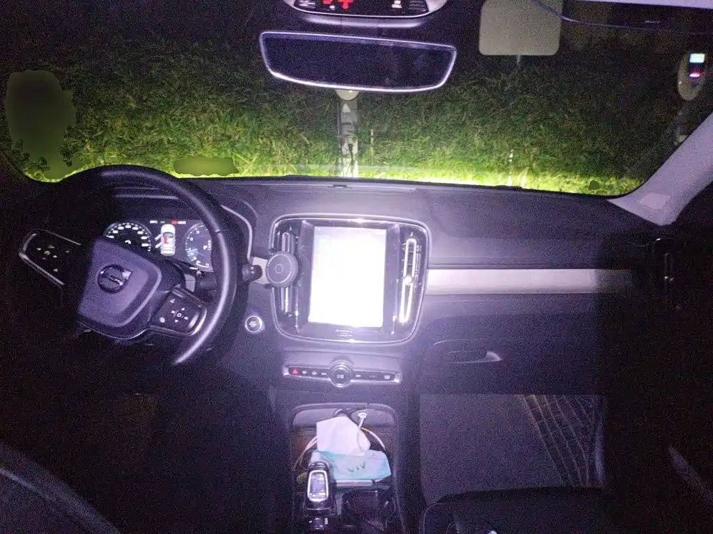 Фото 6 - Volvo XC40