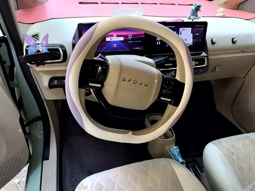 Фото 13 - Baojun KiWi EV