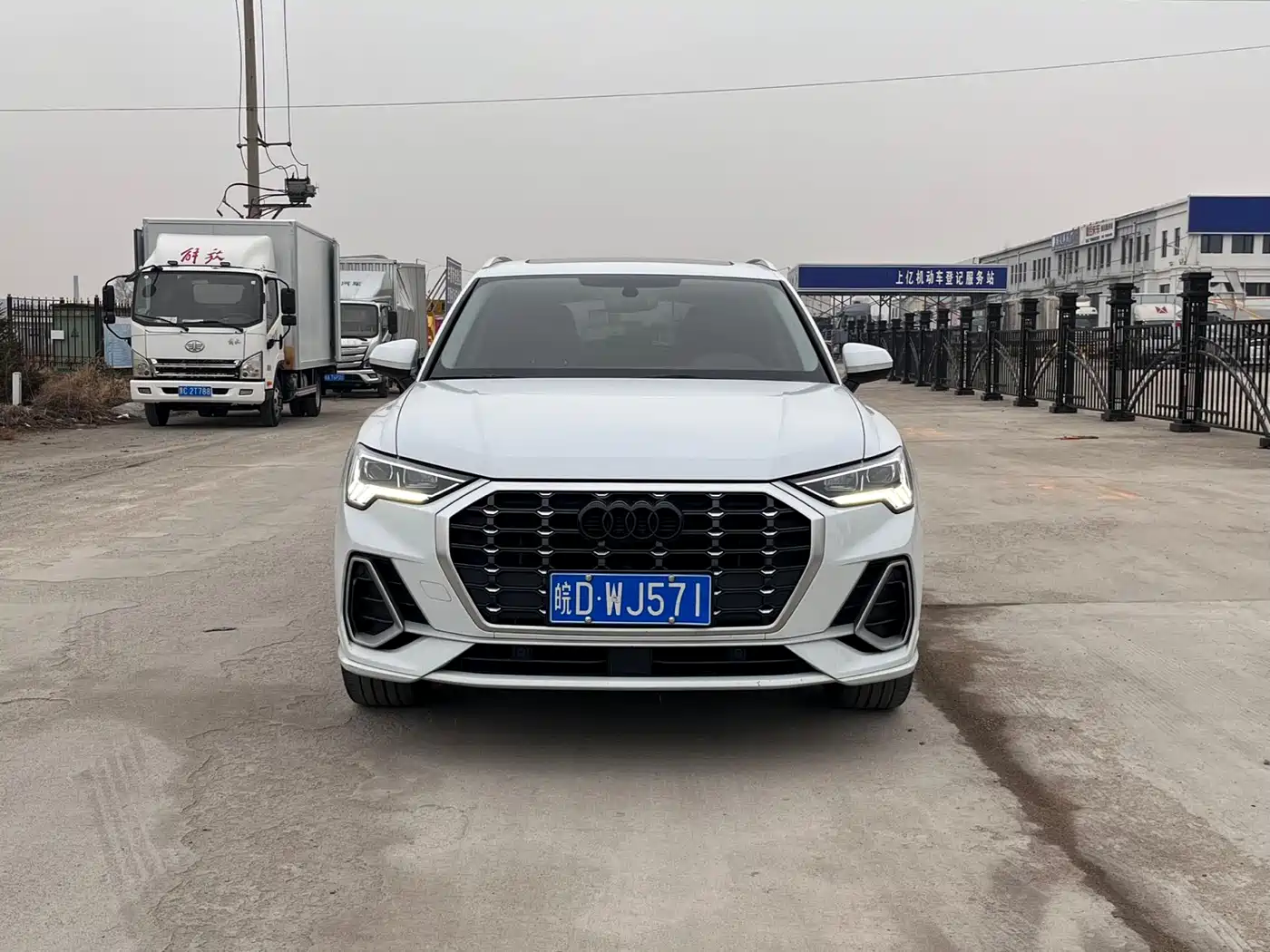 AUDI Q3