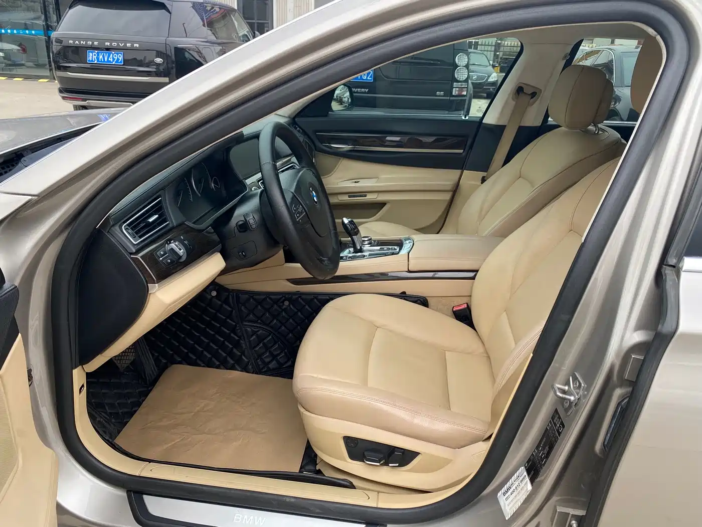 BMW 7 Series 2011 740Li Steinway Limited Edition фото 4