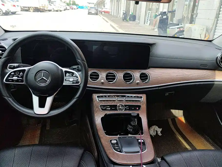 Mercedes-Benz E-Class 2019 E 260 L фото 12