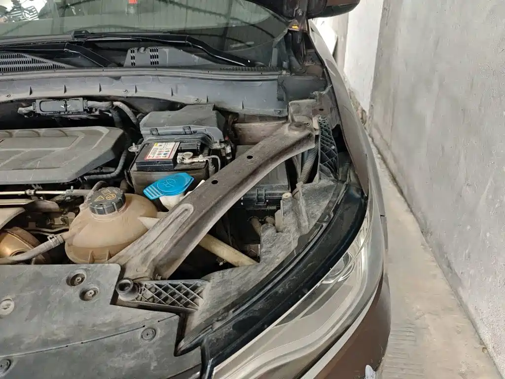 Фото 23 - Roewe RX5