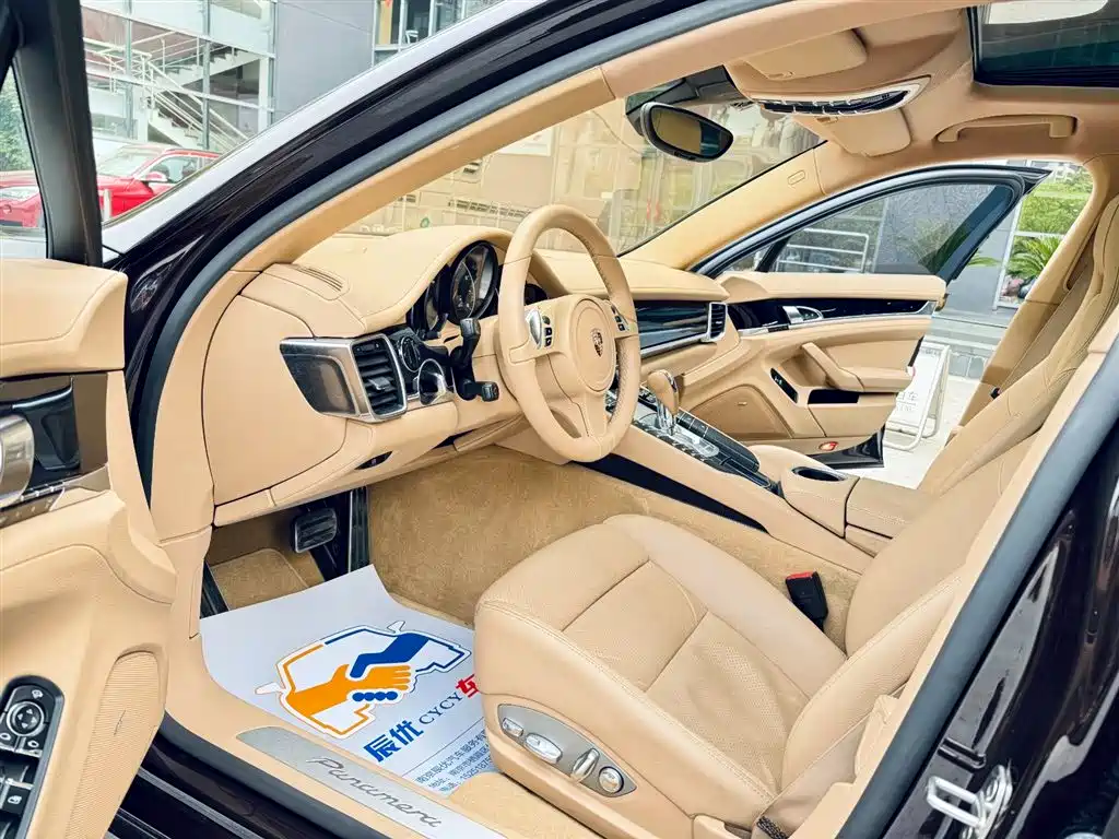 Porsche Panamera 2014 Panamera 3.0T фото 9
