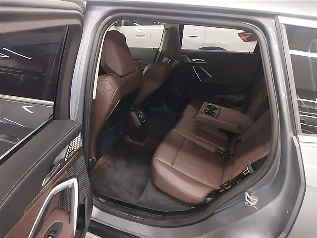 BMW iX1 2023 xDrive30L X Design Package фото 17