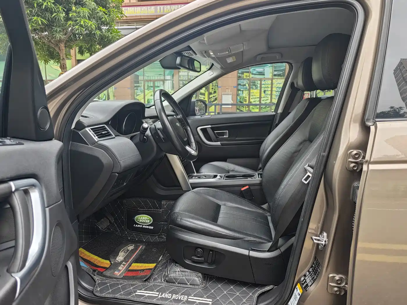 Land Rover Discovery Sport (Import) 2015 2.0T SE фото 9