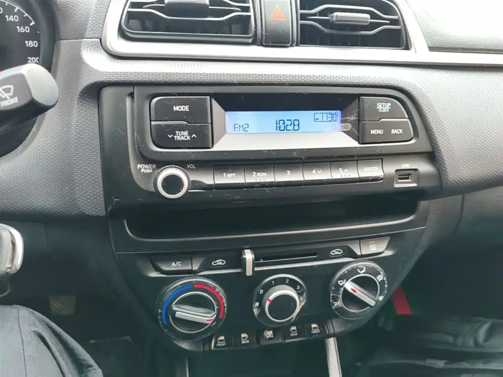HYUNDAI RENA