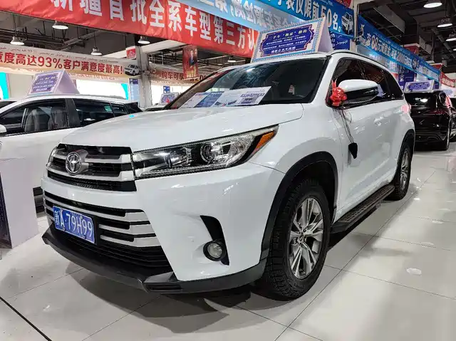 TOYOTA HIGHLANDER