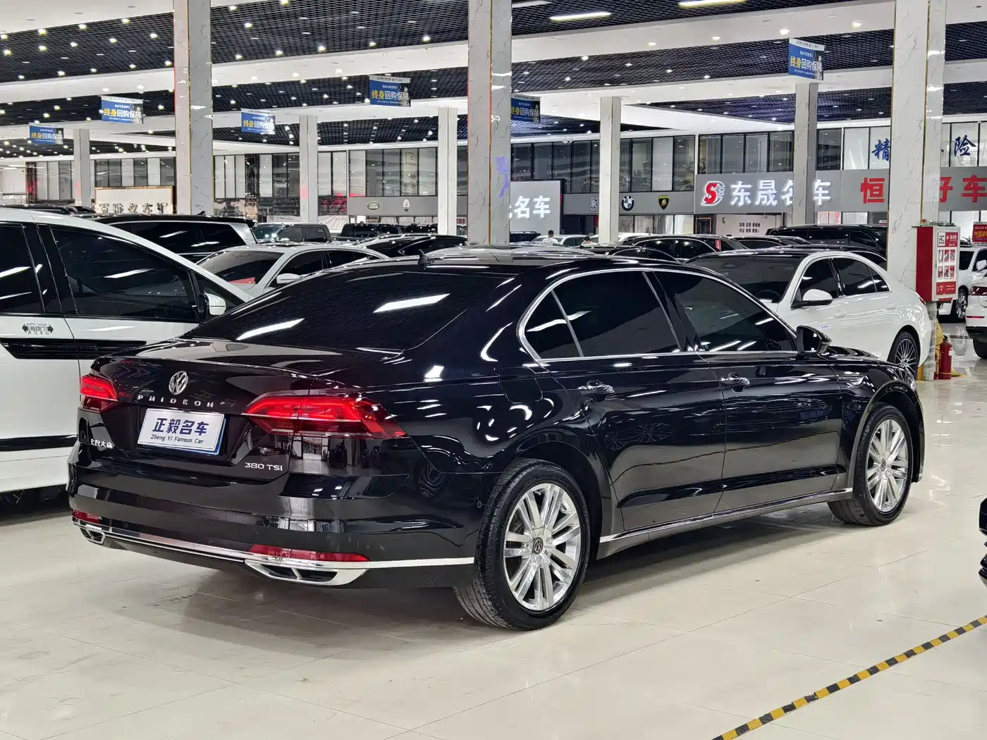 Volkswagen Phideon 2018 Facelift 380TSI FWD Flagship фото 17