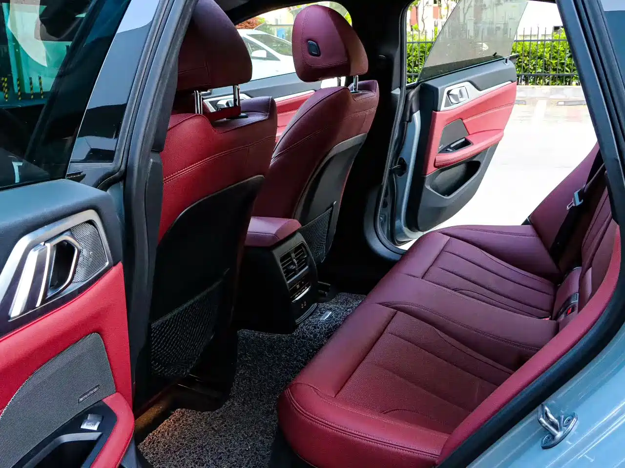 BMW 4 Series 2024 430i Gran Coupe M Sport Shadowline Package фото 8