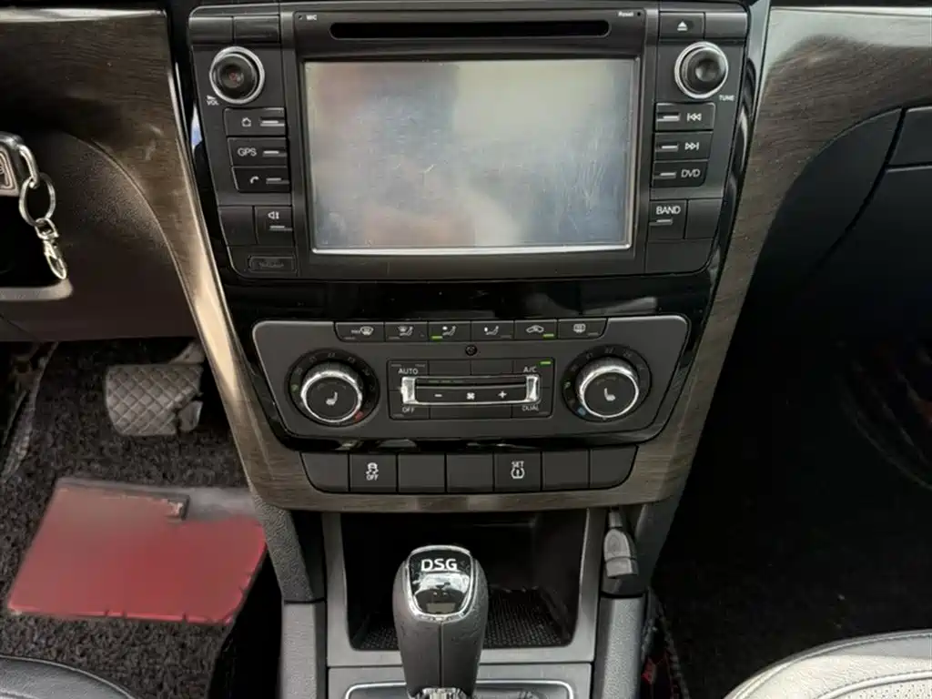 Škoda Yeti 2014 1.4TSI DSG Wild фото 4