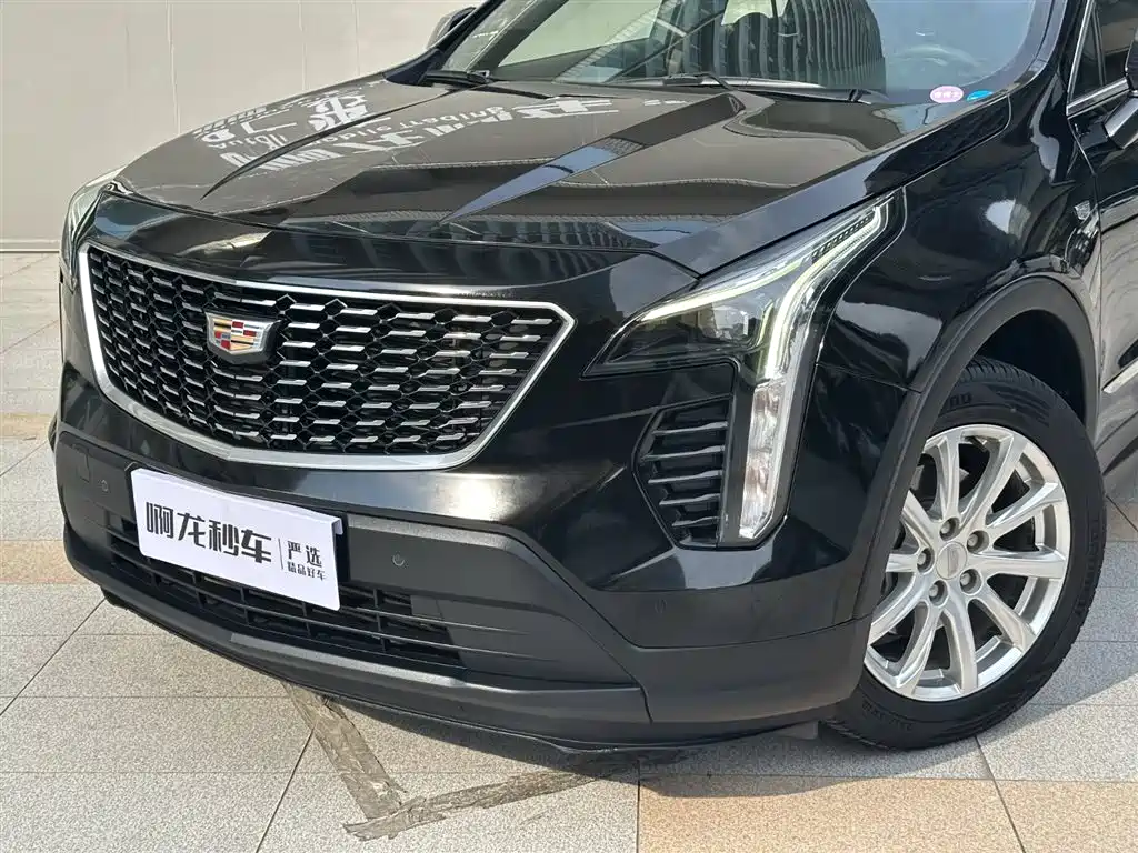 CADILLAC XT4
