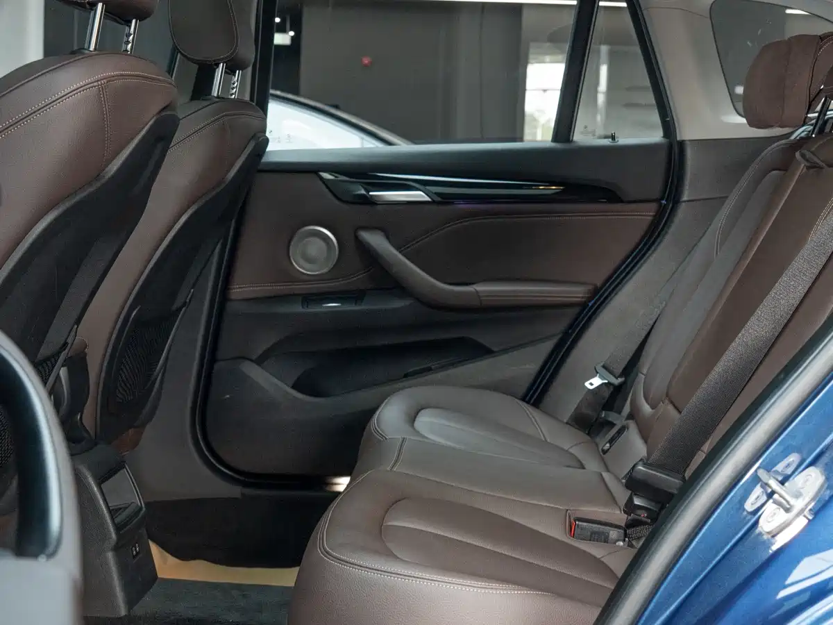 BMW X1 2022 sDrive20Li Fashion фото 17