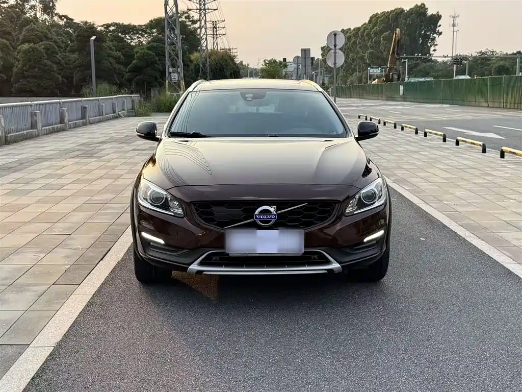 Volvo V60 2018 2017 Cross Country T5 AWD China V