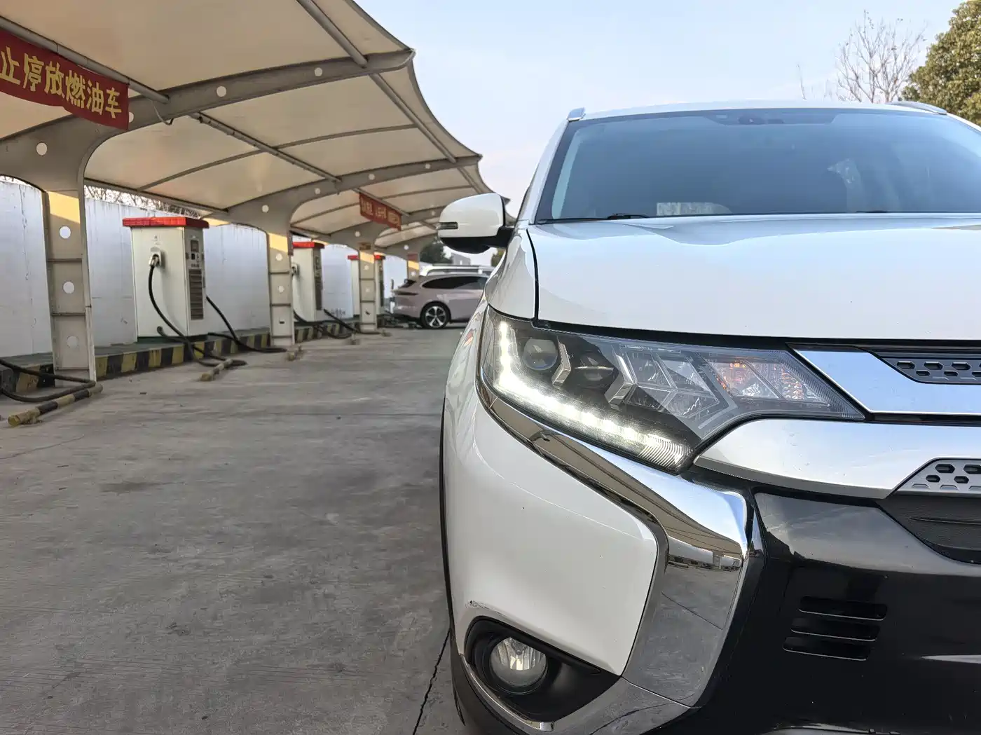 Mitsubishi Outlander 2020 2.4L 4WD Luxury 5-seater фото 27