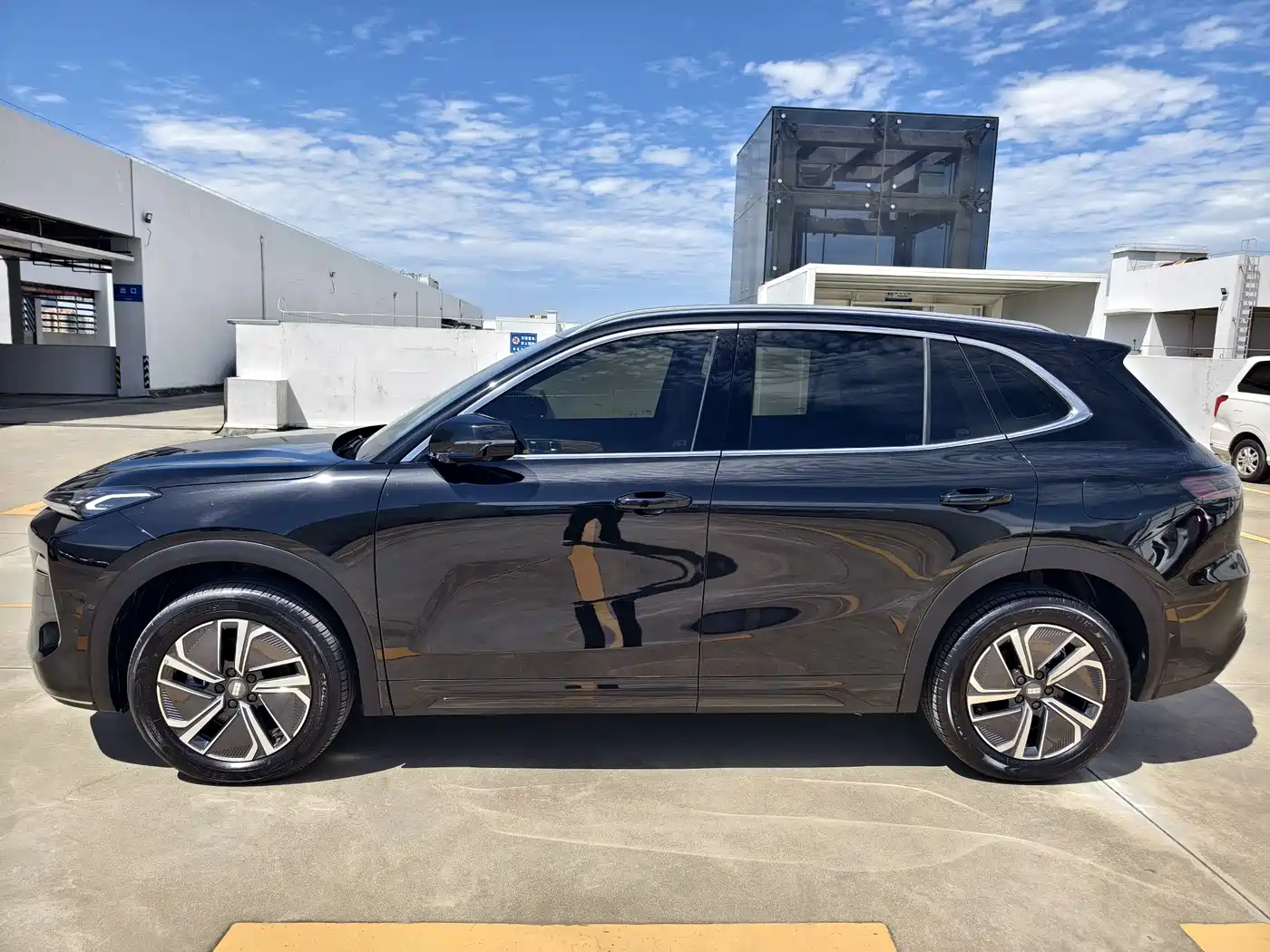 Geely Galaxy Galaxy Starship 7 EM-i 2025 Model 120km Explorer+ Edition фото 3