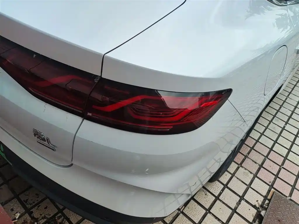 BYD Qin L 2025 DM-i Smart Drive Edition 80KM Leading фото 8