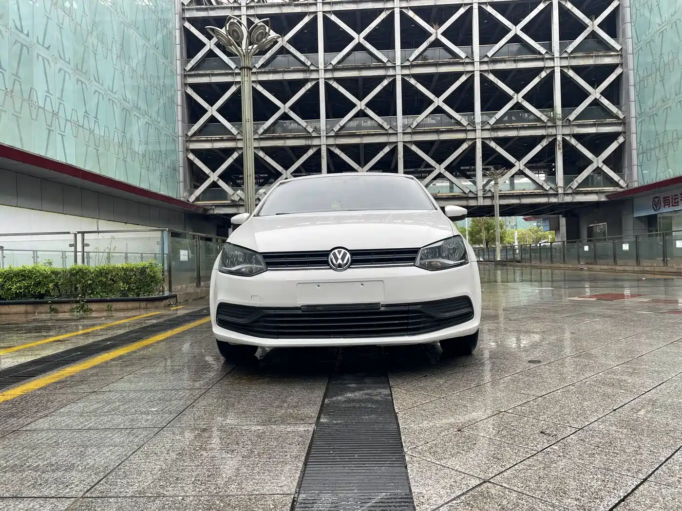 Volkswagen Polo 2018 1.5L Auto Safe Drive фото 2