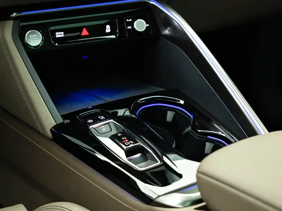 Audi Q5L, миниатюра 14