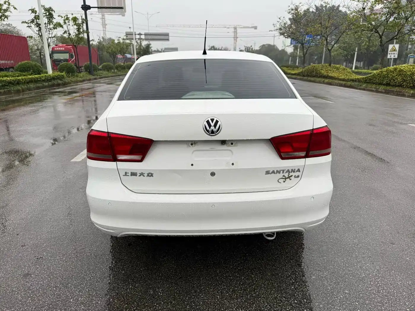 Volkswagen Santana 2015 1.6L Automatic Comfort Edition фото 5