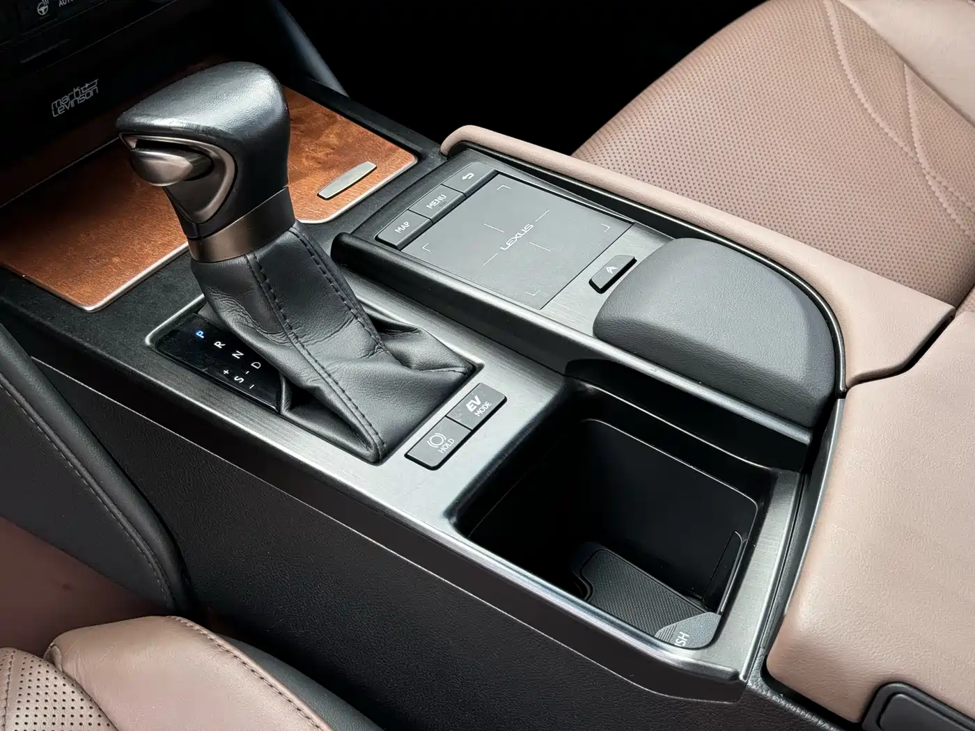 Lexus ES 2021 300h Executive Edition фото 14