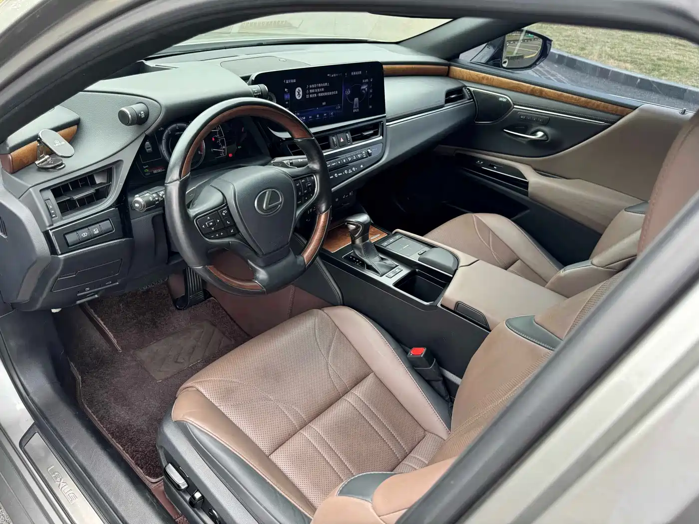 Lexus ES 2021 300h Executive Edition фото 10