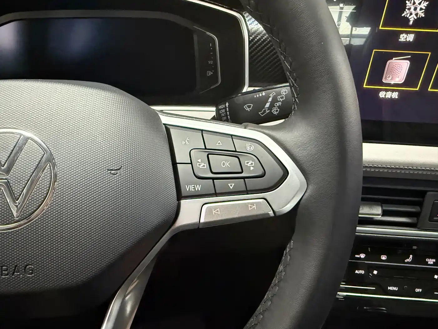 Volkswagen Tayron GTE Plug-in Hybrid 2023 280TSI Luxury Plus Advanced Edition фото 35