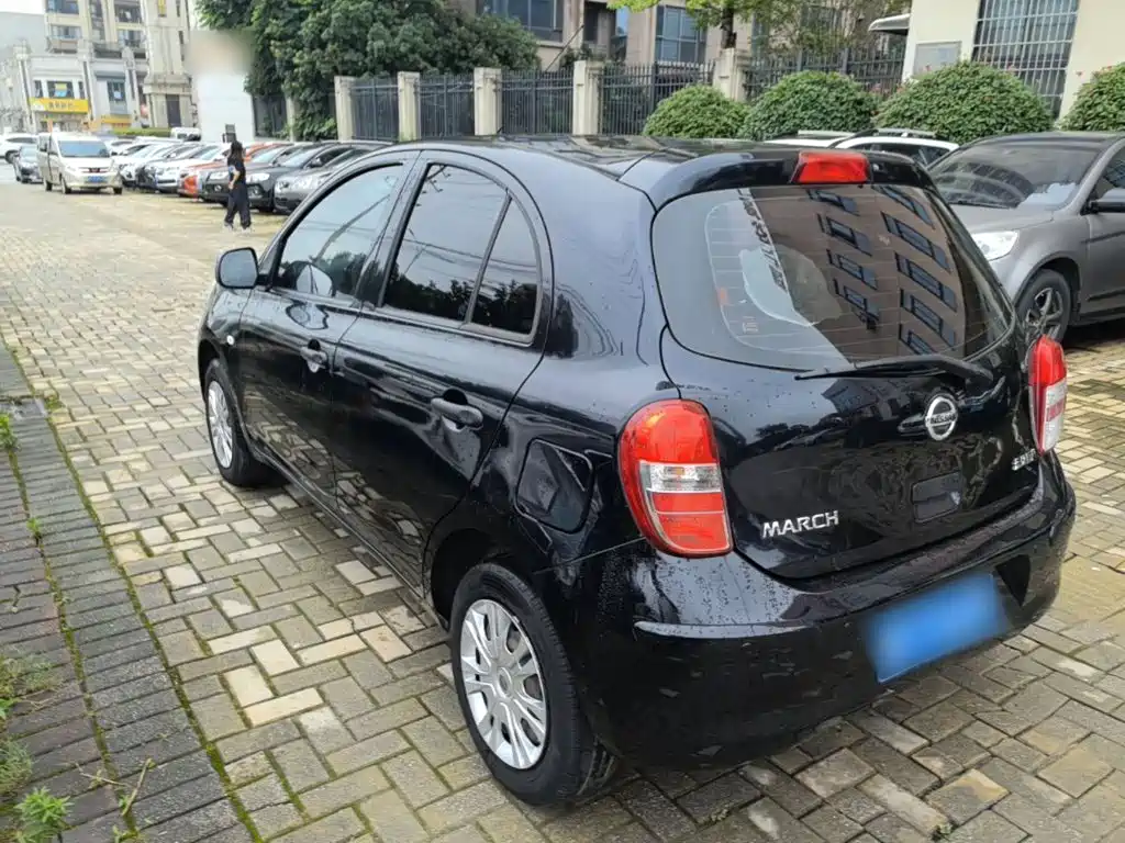 Nissan March 2016 2010 1.5L Automatic Easy Shine Edition